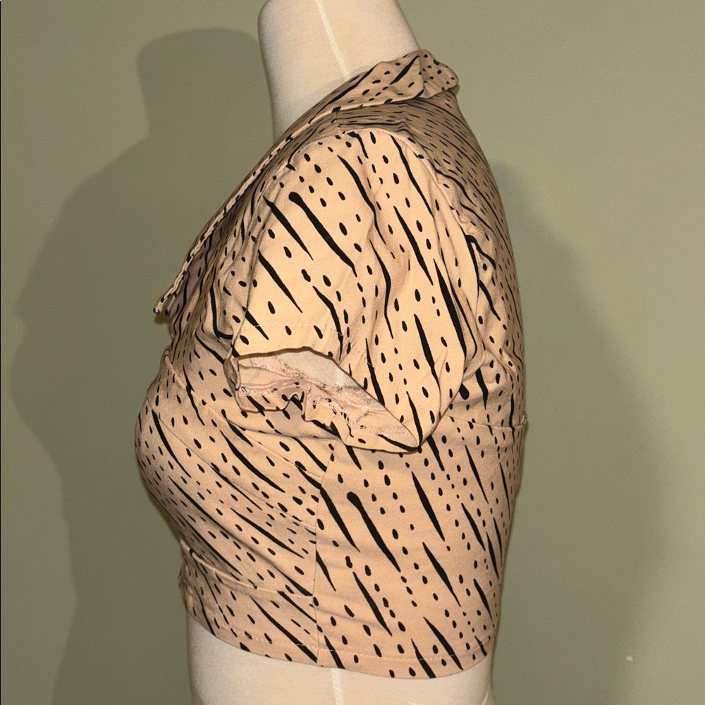 NASTY GAL Peach Printed Zip-Front Crop Top size small - Picture 3 of 8